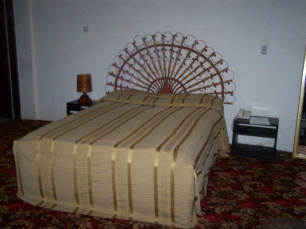 Hotel Azur Yaoundé Extérieur photo