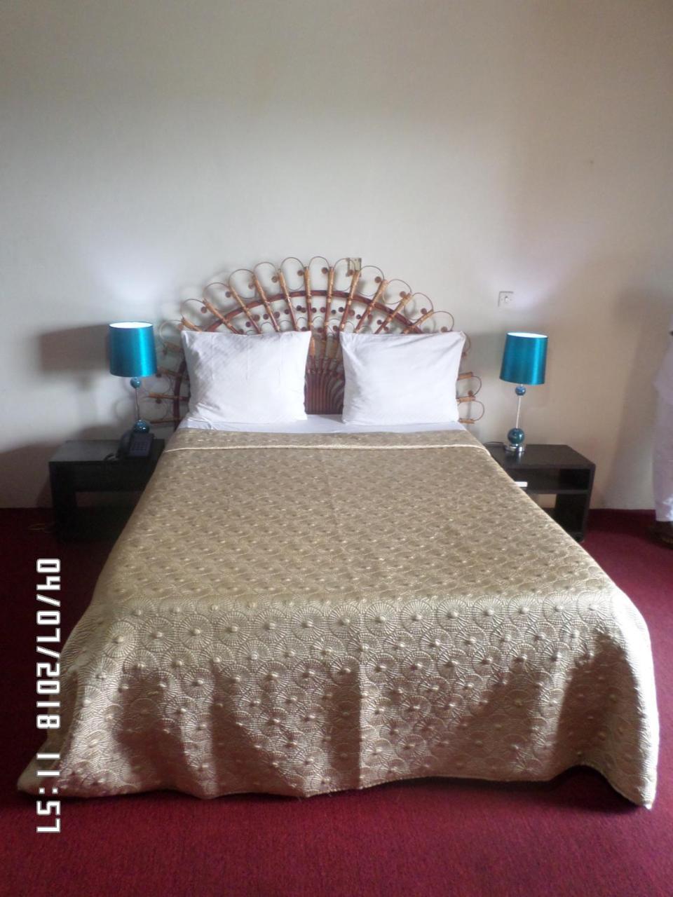 Hotel Azur Yaoundé Extérieur photo