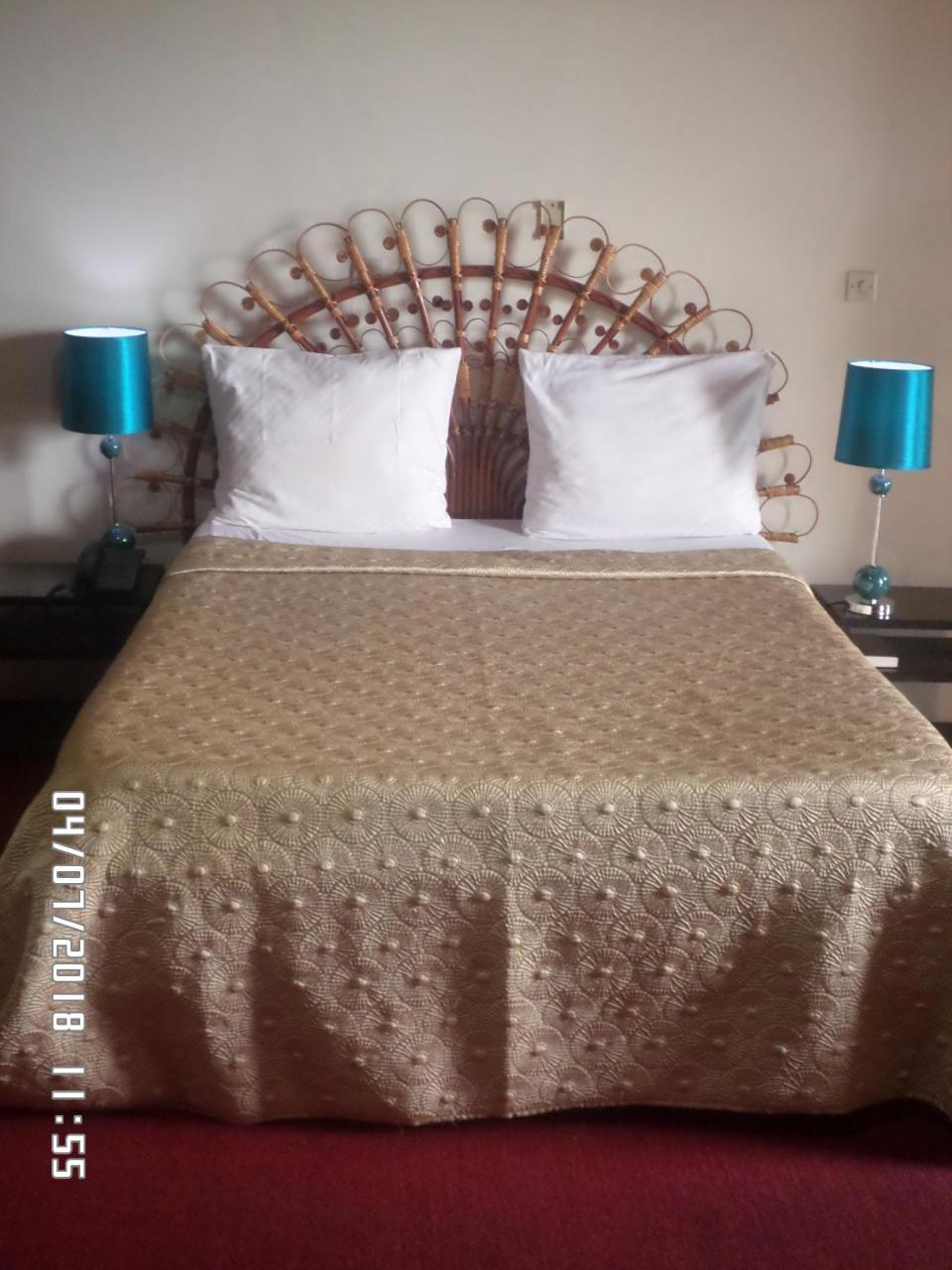 Hotel Azur Yaoundé Extérieur photo