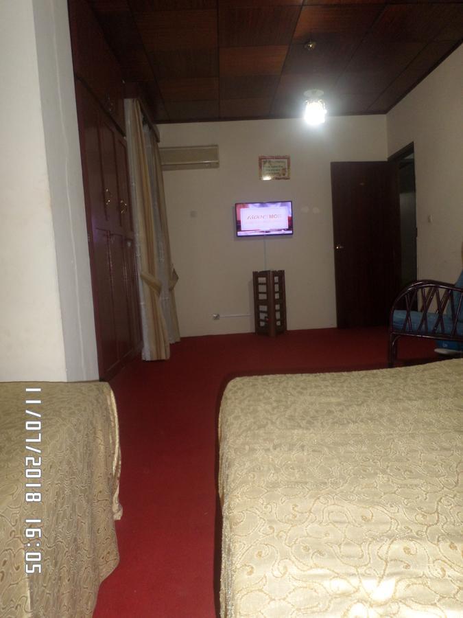 Hotel Azur Yaoundé Extérieur photo