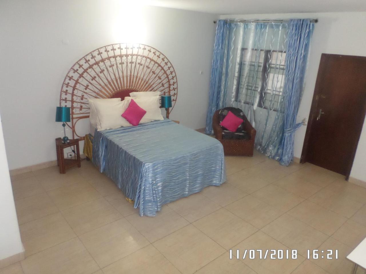 Hotel Azur Yaoundé Extérieur photo