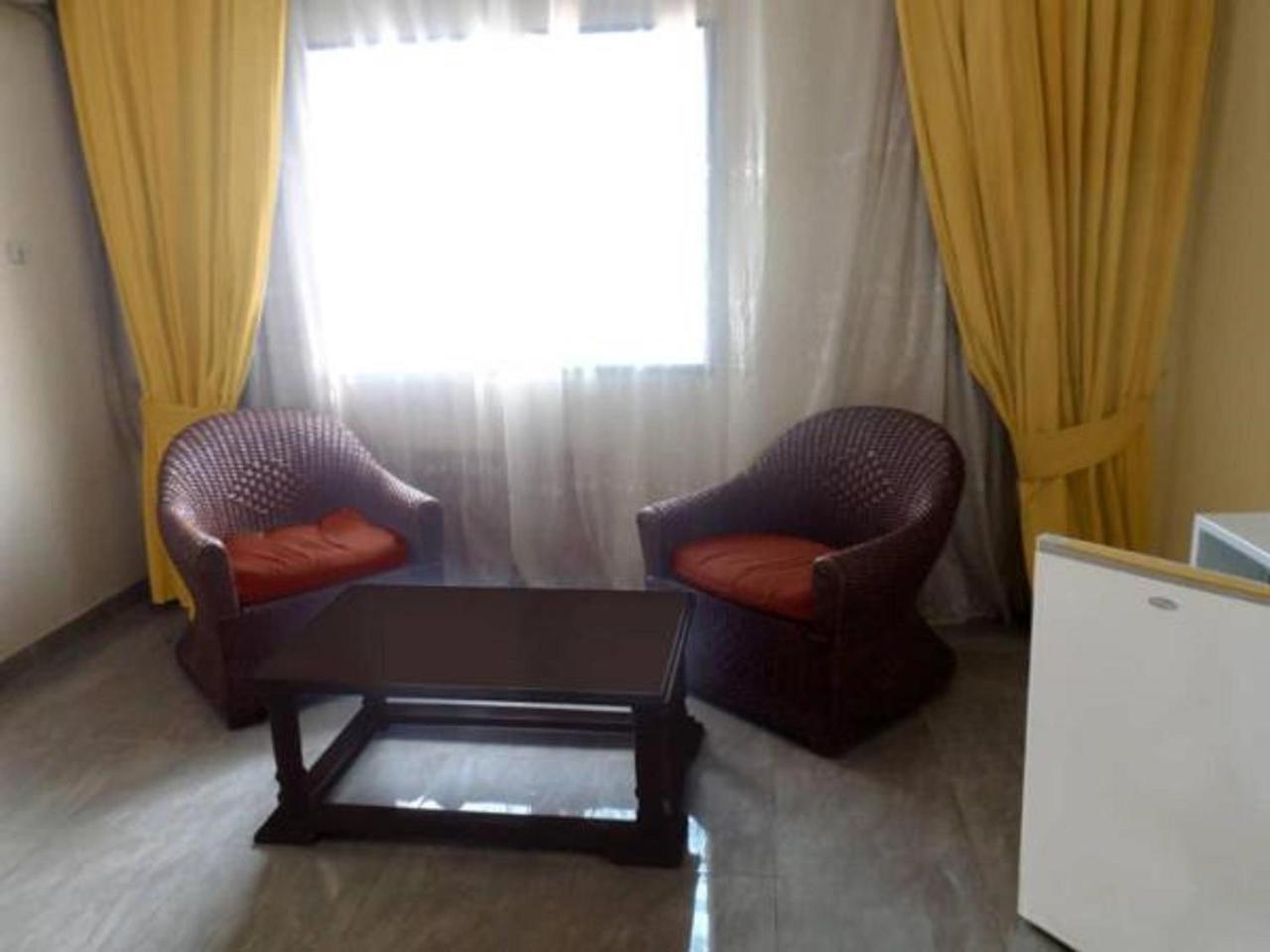 Hotel Azur Yaoundé Extérieur photo