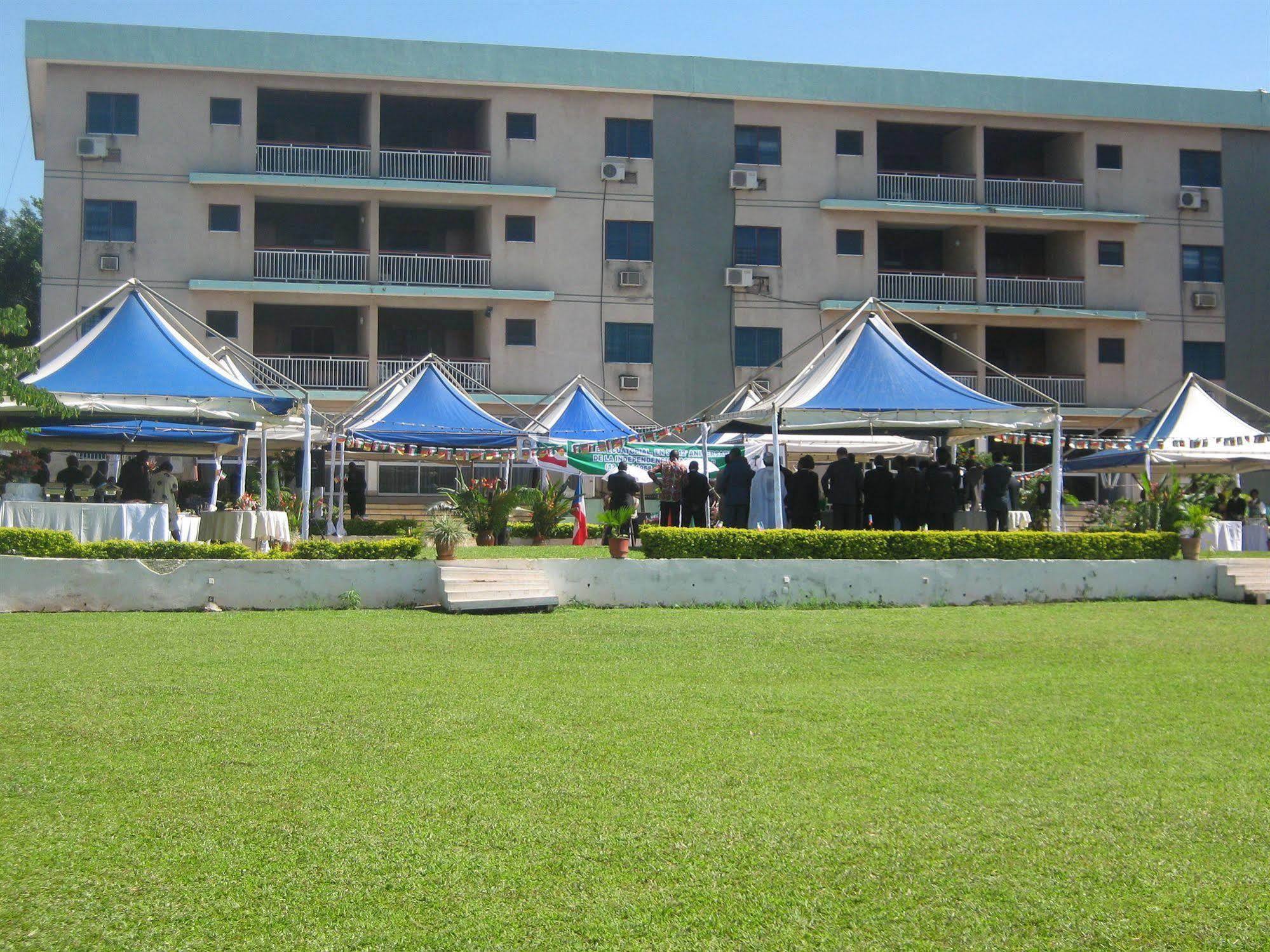 Hotel Azur Yaoundé Extérieur photo