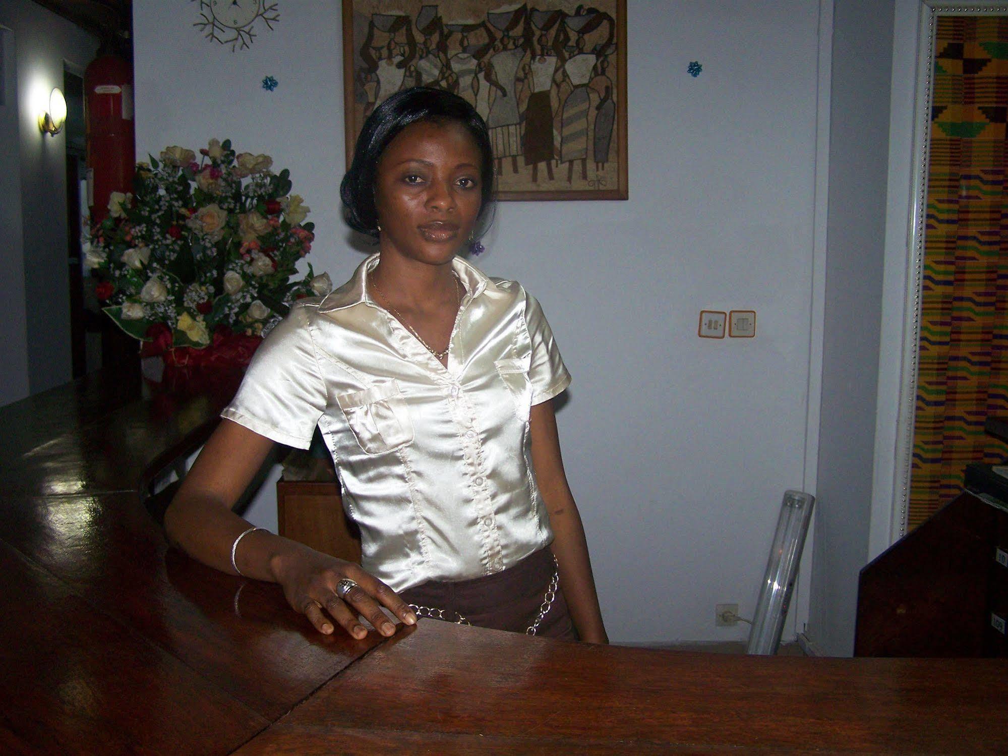 Hotel Azur Yaoundé Extérieur photo